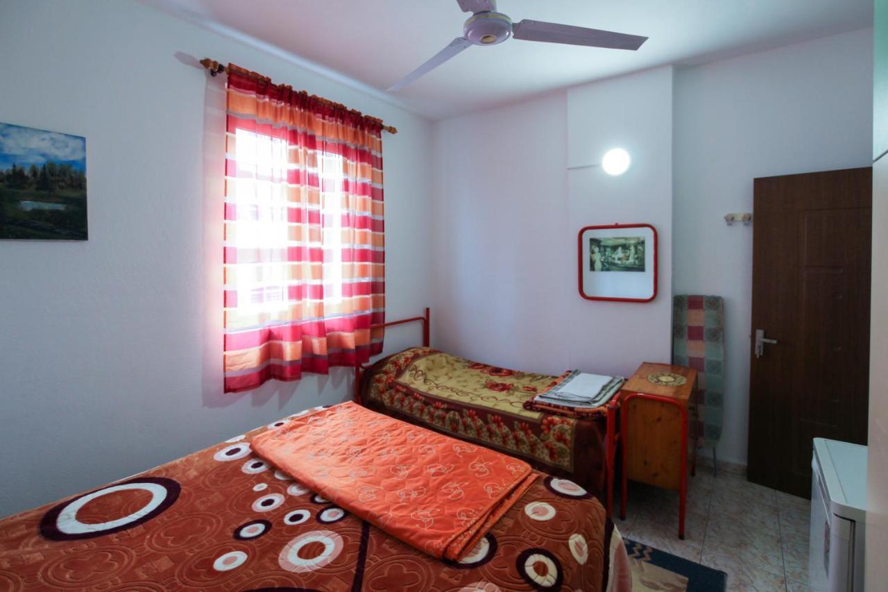 1 Bedroom Apartment With Fast Internet And Sea View Balcony In Дуррес Экстерьер фото