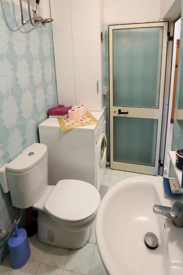 1 Bedroom Apartment With Fast Internet And Sea View Balcony In Дуррес Экстерьер фото